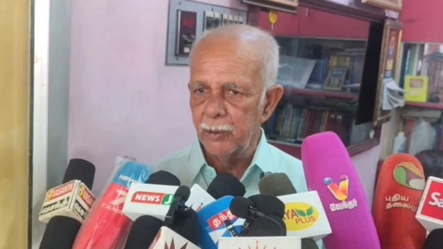 கும்பகோணத்தில் இயங்கி வரும் சுற்றுலா நிறுவன உரிமையாளர் சையது சாதிக்