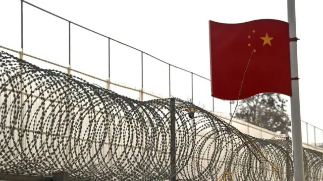 တရုတ်-မြန်မာ နယ်စပ်ခြံစည်းရိုး