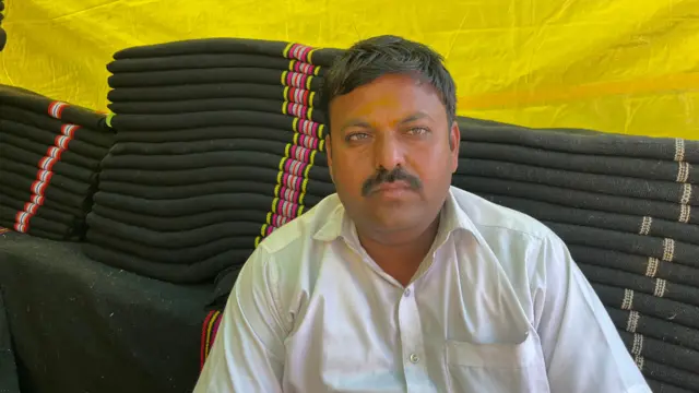 घोंगडी विक्रेते अण्णा खामकर