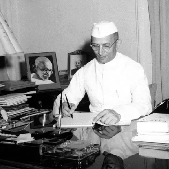 मोरारजी देसाई