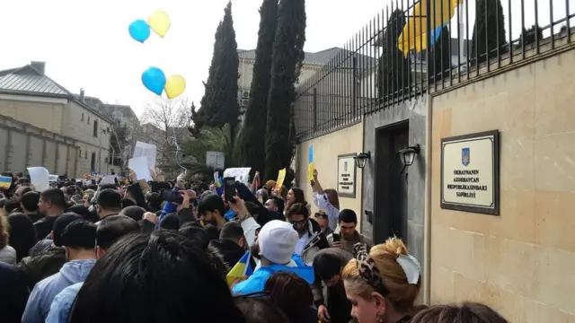 Bakıda Ukrayna səfirliyinin qarşısı