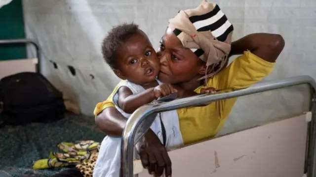 "Watoto Wengi tunaowatibu baadhi yao wanakabiliwa na utamia mlo," anasema Aline Nabintu, daktari katika hospitali ya Wilaya ya Mwenga .