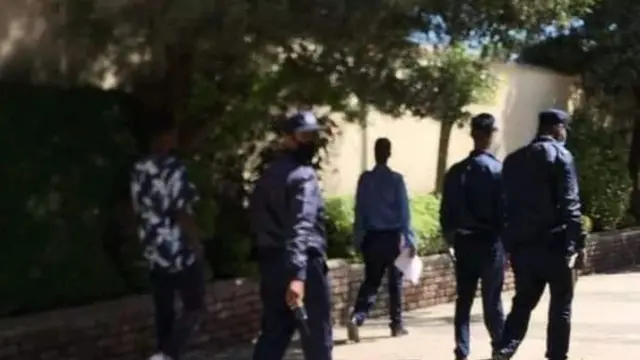 ኣብ ሓለዋ ዘለው ፖሊስ