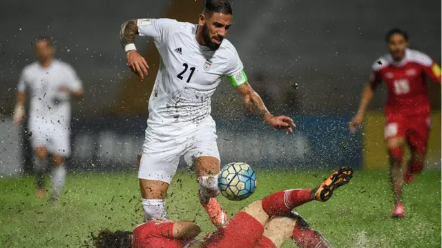 المباراة لم تشهد فنيات عالية بسبب سوء حال الملعب