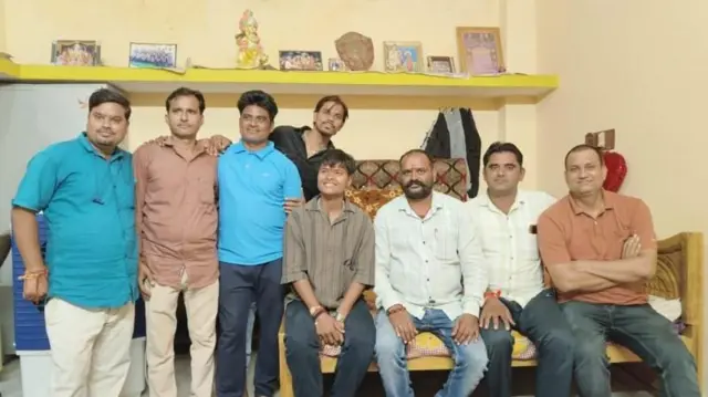 कुटुंबासह क्रांती