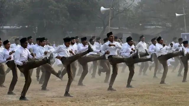 صرف ہندو مرودوں کو ہی اس میں شمولیت کی اجازت ہے