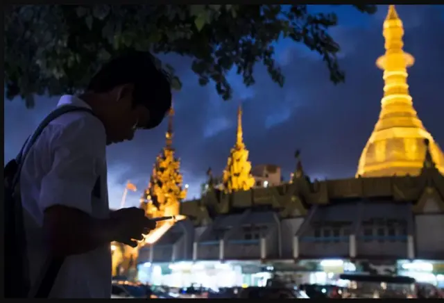  ဗဟိုဘဏ်က စက်တင်ဘာလ ၁၆ ရက် နေ့စွဲနဲ့ မိုဘိုင်းငွေ‌ပေးချေမှု အပေါ်ကန့်သတ်မှုတွေလုပ်