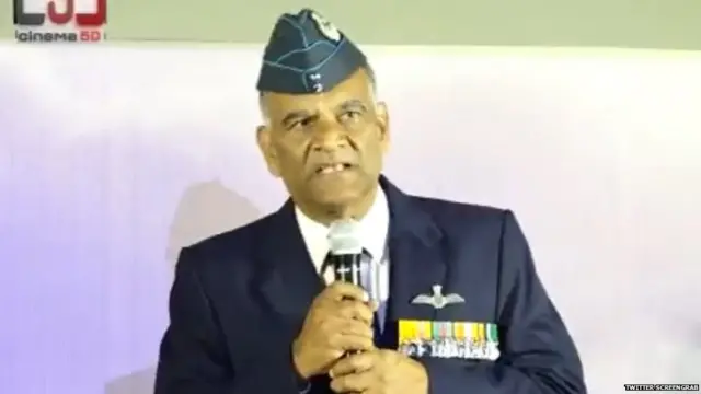 अभिनंदन यांचे वडील S. वर्तमान