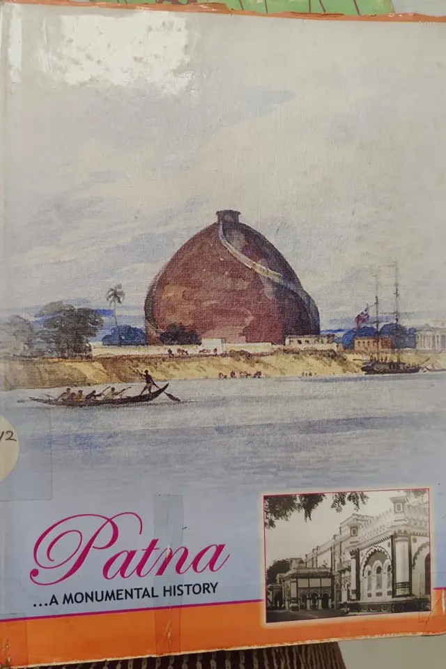 बिहार सरकार की ओर से निकाली गई कॉफ़ी टेबल बुक में मुराद शाह का एक संत के तौर पर ज़िक्र मिलता है