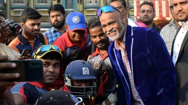  विनोद कांबळी 