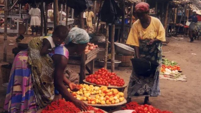 Karakata ni ọja kan lorilẹede Ghana