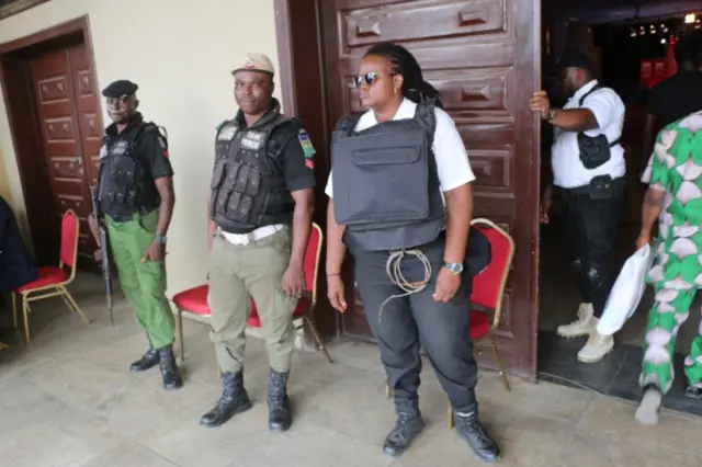 Àwọn òṣìṣẹ́ aláàbò