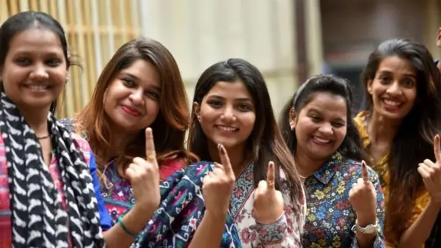 महायुतीला जिंकवून देण्यात या महिलांनी महत्त्वाची भुमिका बजावल्याचं तज्ज्ञ म्हणतात