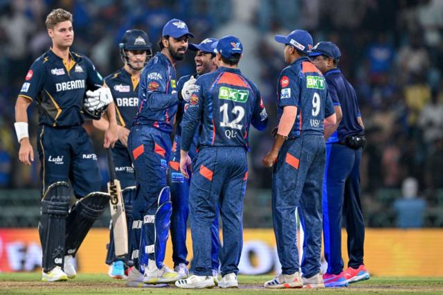 குஜராத் - லக்னோ