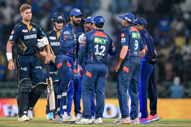 குஜராத் - லக்னோ