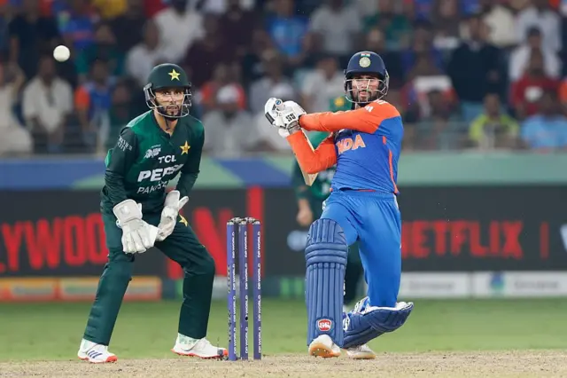 இலக்கு சிறியதாக இருந்தாலும், பந்துவீச்சாளர்கள் போட்டியை இறுதிவரை இழுத்துச் செல்ல முயன்றனர். இருந்தபோதிலும் இந்தியா எளிதில் வெற்றி பெற்றது. 