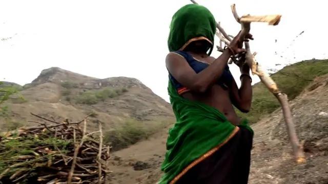 2021లో నీతీఆయోగ్ విడుదల చేసిన నివేదికలో అత్యధిక పేదరికమున్న జిల్లాగా అలీరాజ్పుర్ పేరును ప్రస్తావించారు