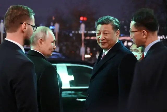 Tổng thống Nga Vladimir Putin và Chủ tịch Trung Quốc Tập Cận Bình