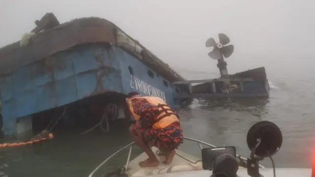 উদ্ধারের চেষ্টা