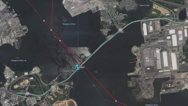 அமெரிக்க கப்பல் விபத்து