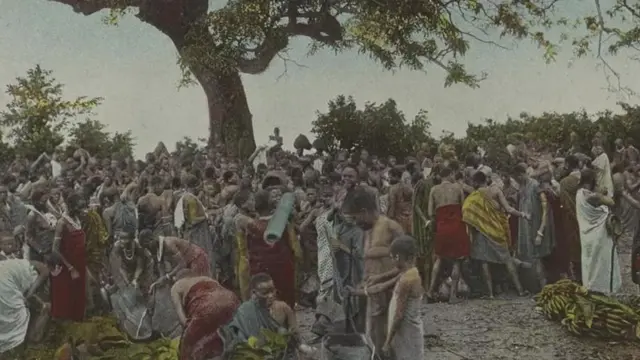 Picha hii ya 1910 inaaminika kuonyesha mti wa mshita ambapo wanaume hao walinyongwa mwaka wa 1900.