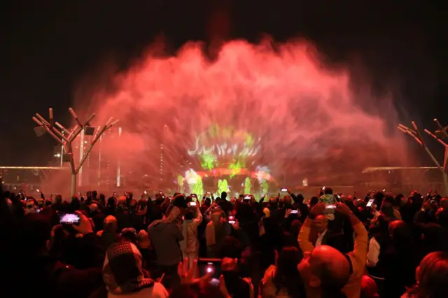 نوروز مهمترین جشن در طول سال در ایران است و به رغم مخالفت‌هایی که اسلامگرایان در دوره‌های تاریخی گوناگون با این جشن باستانی داشته‌اند، این سنت تاریخی هرگز کمرنگ نشده است