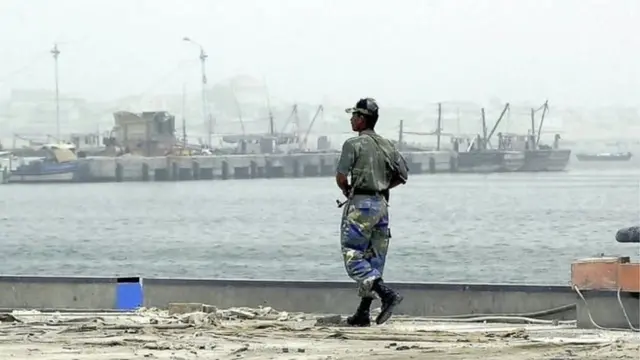 গোয়াদার বন্দর পাহারা দিচ্ছে একজন সৈন্য (ফাইল ফটো)