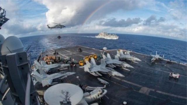 2018年，美国核动力航空母舰卡尔文森号战斗群在南中国海开展"例行巡逻"。