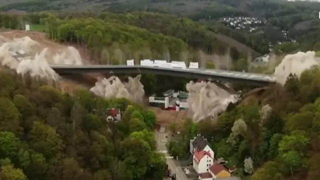 జర్మనీలో పాత వంతెన కూల్చివేత