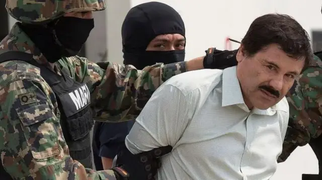 Joaquín Guzmán maarufu kama “El Chapo” aliweza kutoroka mara kadhaa kabla ya kuhukumiwa kifungo cha maisha jela nchini Marekani.