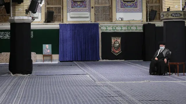 علی خامنه‌ای