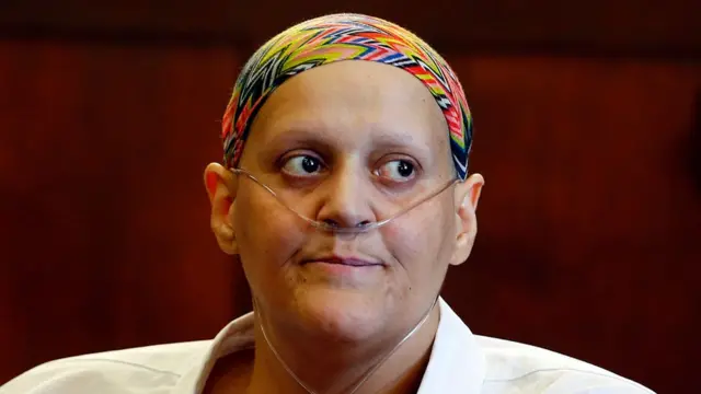 Tanya Singleton, prima de Aaron Hernandez, en el tribunal