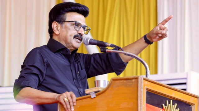 தமிழ்நாட்டில் ஆட்சி அமைக்க தவெக தலைவர் விஜய் முன் இருக்கும் வாய்ப்புகள் யாவை?