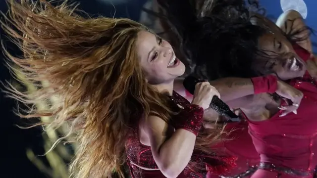 Shakira niwe yatanguye kuririmba ku kibuga ca Hard Rock i Miami