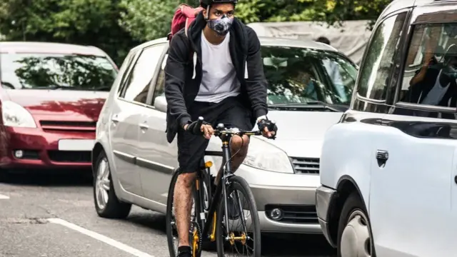 骑自行车
