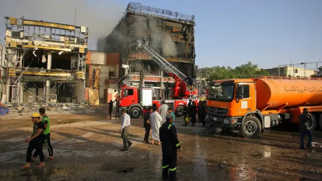 Bombeiros apagam fogo após ataquebanca de 200 reais bet365carro-bombabanca de 200 reais bet365Karbala, ao sulbanca de 200 reais bet365Bagdá,banca de 200 reais bet3657banca de 200 reais bet365junhobanca de 200 reais bet3652016