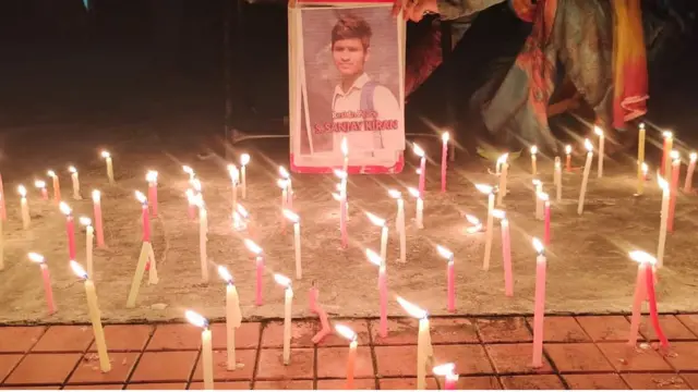 బాసర ట్రిపుల్ ఐటీ విద్యార్ధుల నివాళి