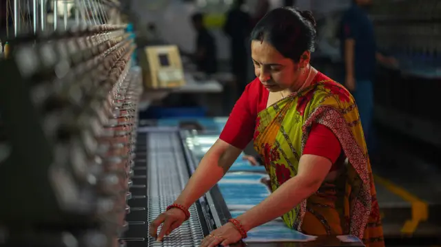 બીબીસી ગુજરાતી બજેટ 2025 નાણામંત્રી સીતારમણ બેરોજગારી અર્થતંત્ર