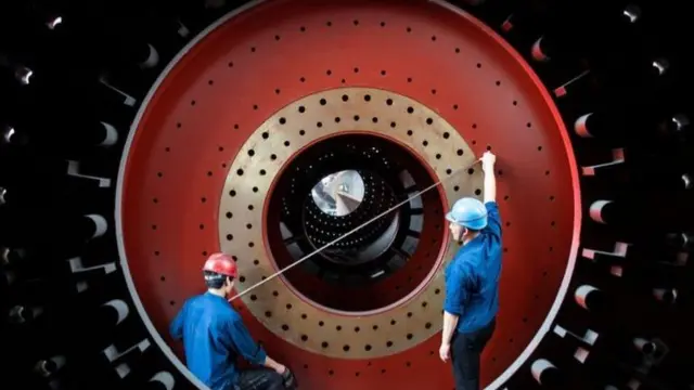 છેલ્લા 18 વર્ષમાં ચીને 165 દેશોમાં 13,427 ઇન્ફ્રાસ્ટ્રક્ચર પ્રૉજેક્ટ્સ માટે $843 અબજ ડૉલરનું ધિરાણ કે અનુદાન આપેલા છે.