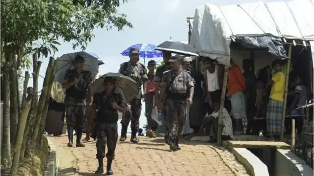 নিরাপত্তা বাহিনী কাজ করলেও প্রায়শ রোহিঙ্গা ক্যাম্পে হতাহতের ঘটনা ঘটে।