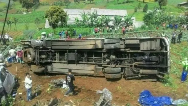 Kecelakaan di Jalur Puncak, tepatnya di Desa Ciloto, Cipanas, Cianjur, Jawa Barat, April 2017, yang menyebabkan 12 orang meninggal dunia dan sejumlah orang lainnya luka-luka.