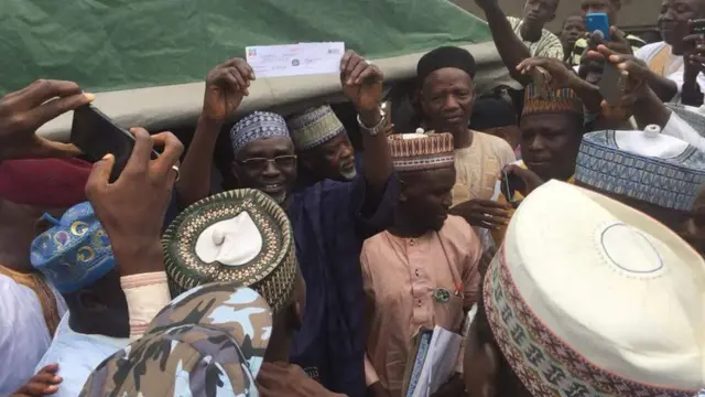 Shekarau ya yi rijistar shiga APC ranar Lahadi a mazabarsa da ke birnin Kano