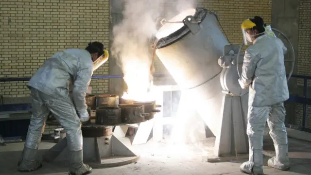 ইউরেনিয়াম পরিশোধনের মাত্রা বাড়িয়ে পরমাণু অস্ত্রের উপকরণ পেতে ইরানের সময় লাগবে বড়জোর একবছর