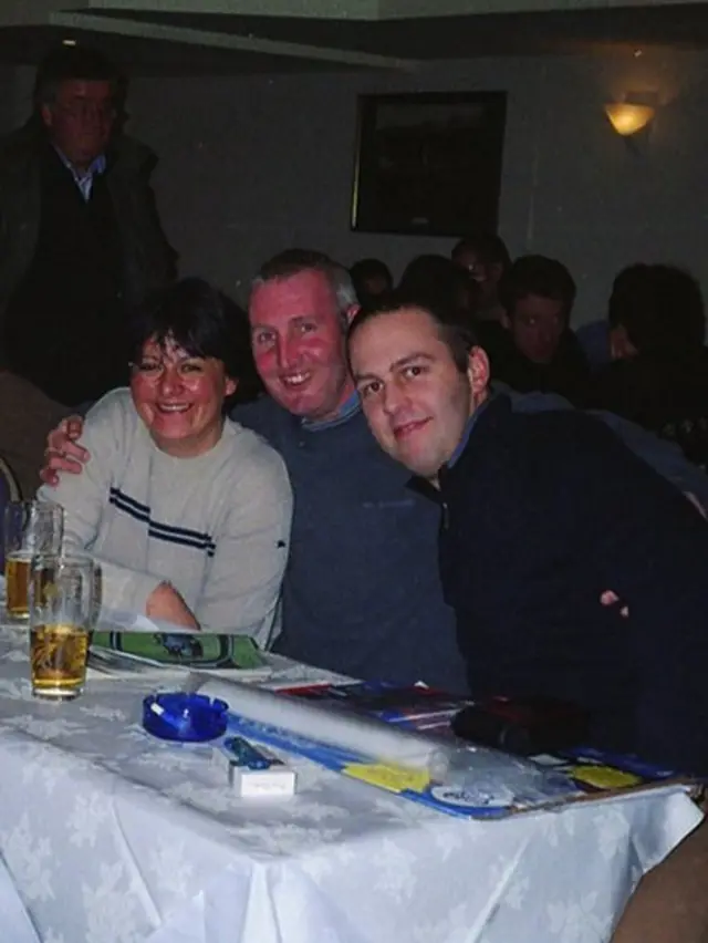 Rebeka, Zgro i Stjuart