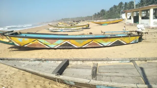 మత్స్యకారుల పడవలు