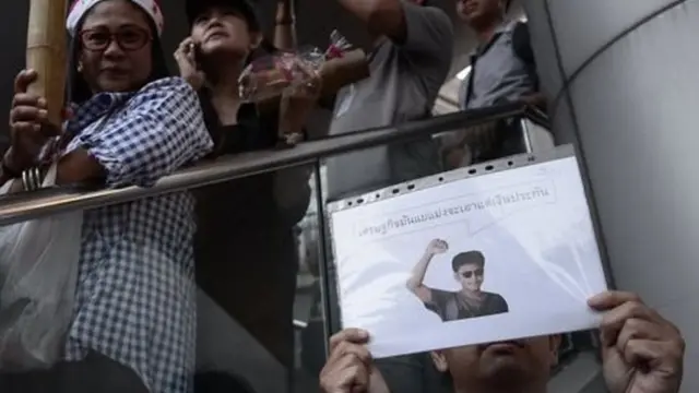 กลุ่มพลเมืองโต้กลับรวมตัวจัดกิจกรรม "กินข้าวหลามเฉยๆ"