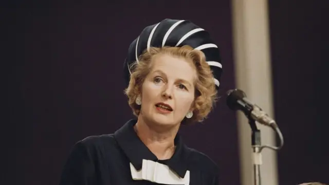 رئيسة الوزراء البريطانية السابقة مارغريت ثاتشر