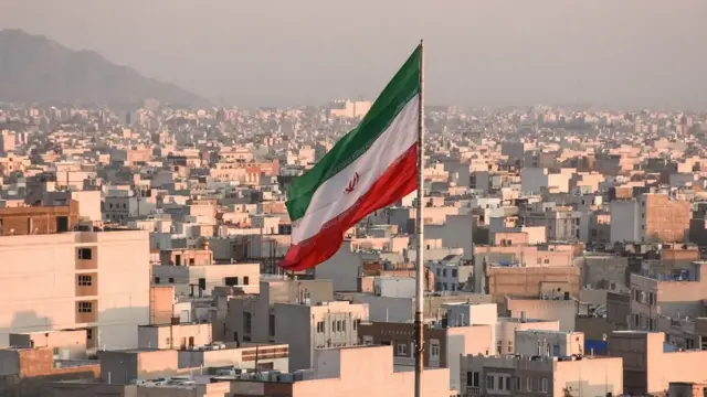 கொரோனா வைரஸ் தொற்று இறப்புகள்: உண்மையை மறைக்கிறதா இரான்?