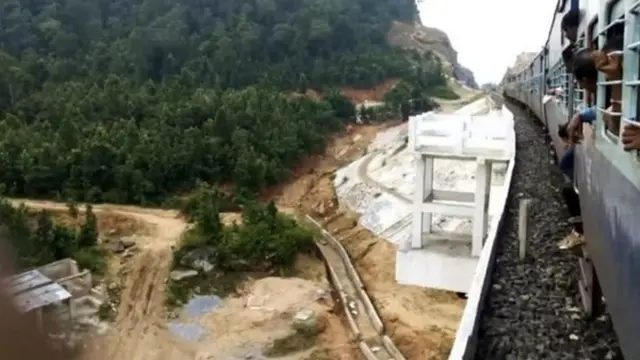 રાંચી ટોરી પેસેન્જર ટ્રેનની તસવીર