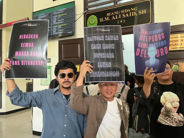 Cholil Mahmud, Efek Rumah Kaca, demokrasi, satu tahun pemerintahan Prabowo